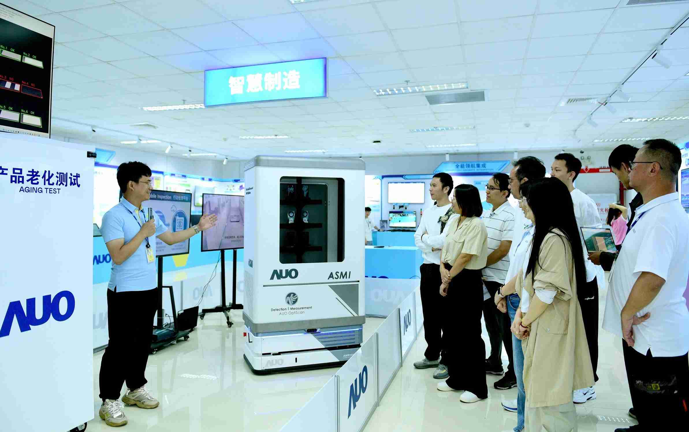 菠菜论坛厦门将5G+ABC技术串联生产管理全流程，，，，打通研发、、、、采购、、、、生管、、制程、、设备、、质量等产品全生命周期制造流程，，完成数字化设计、、智慧供应链、、、、智能座舱、、、、全流程设备管理、、数据驱动优化、、、智慧在线检测、、智慧品管等自适应生产模式升级